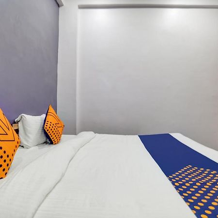 SPOT ON 76764 Hotel Lux Indore Extérieur photo