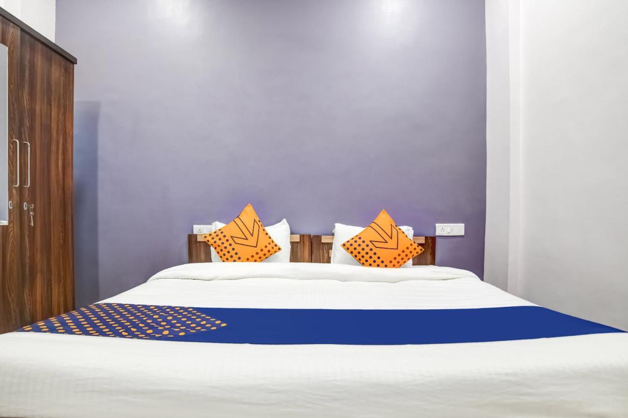 SPOT ON 76764 Hotel Lux Indore Extérieur photo