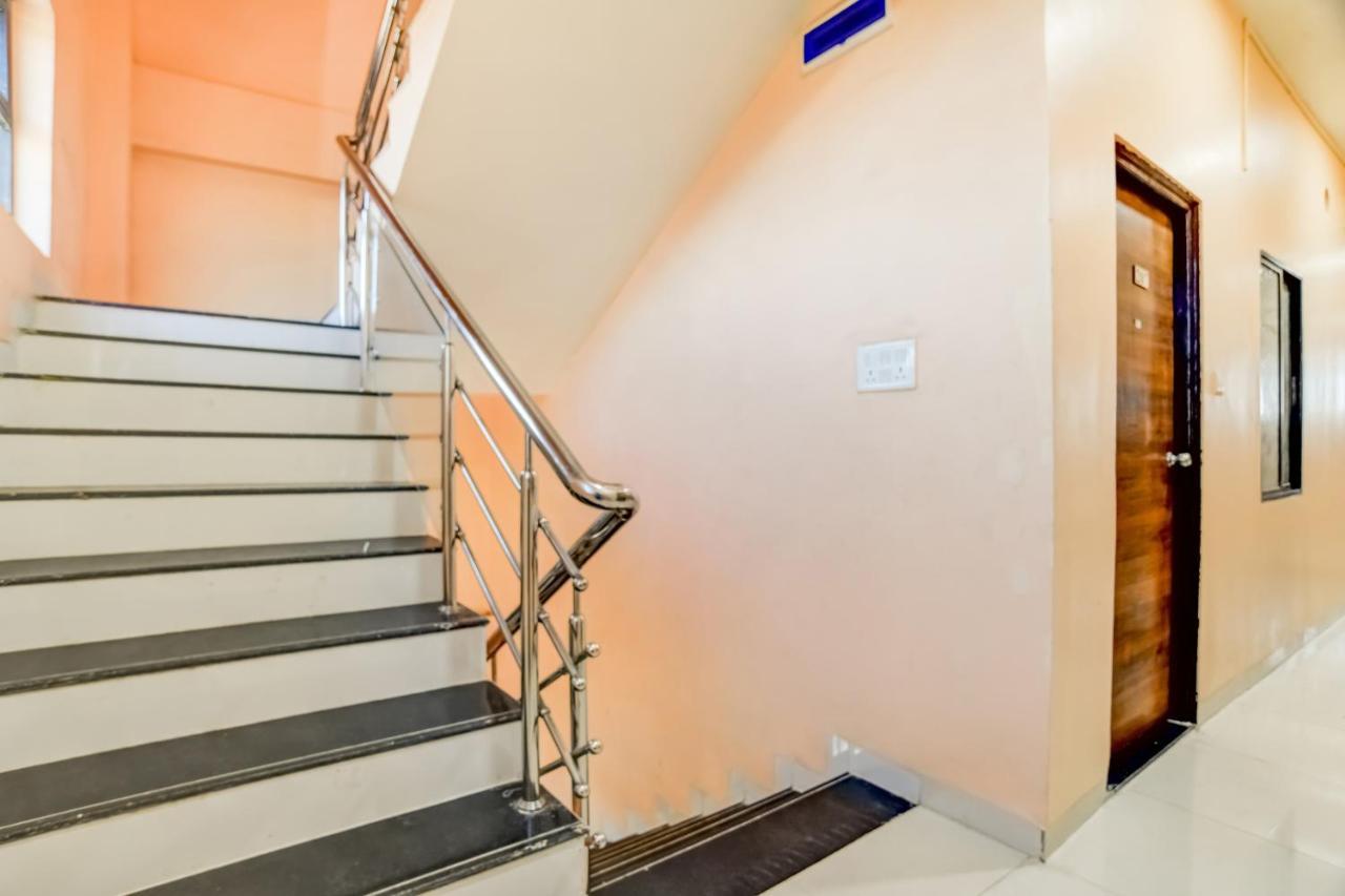 SPOT ON 76764 Hotel Lux Indore Extérieur photo