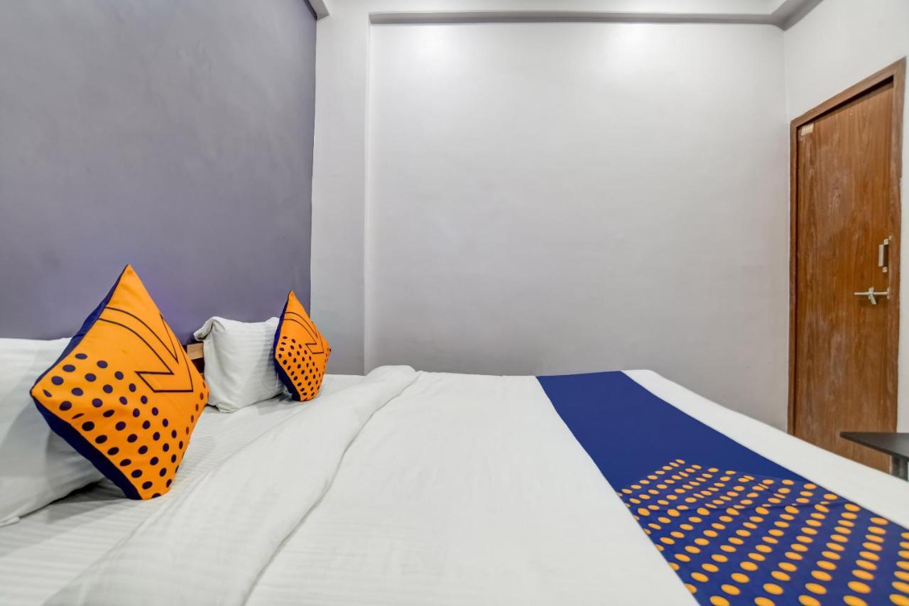 SPOT ON 76764 Hotel Lux Indore Extérieur photo