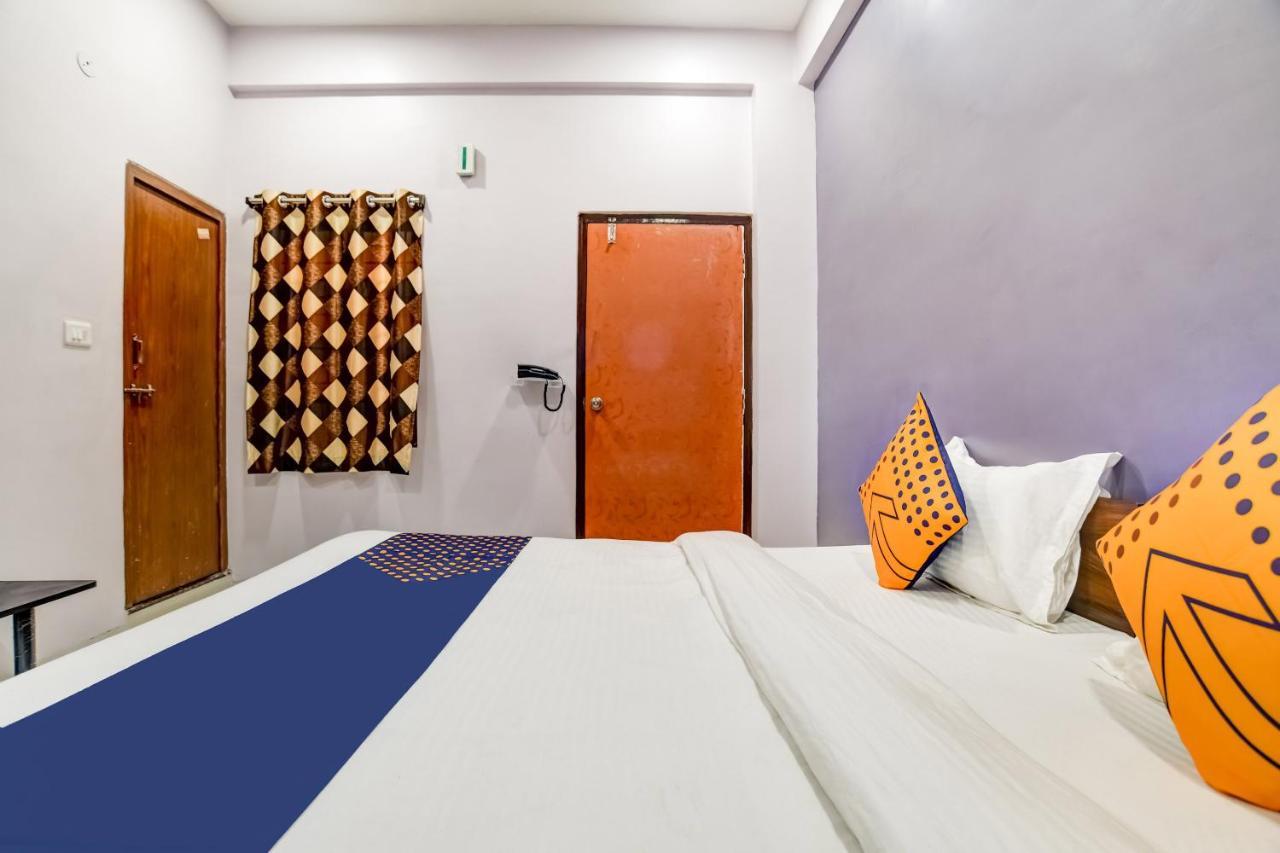 SPOT ON 76764 Hotel Lux Indore Extérieur photo
