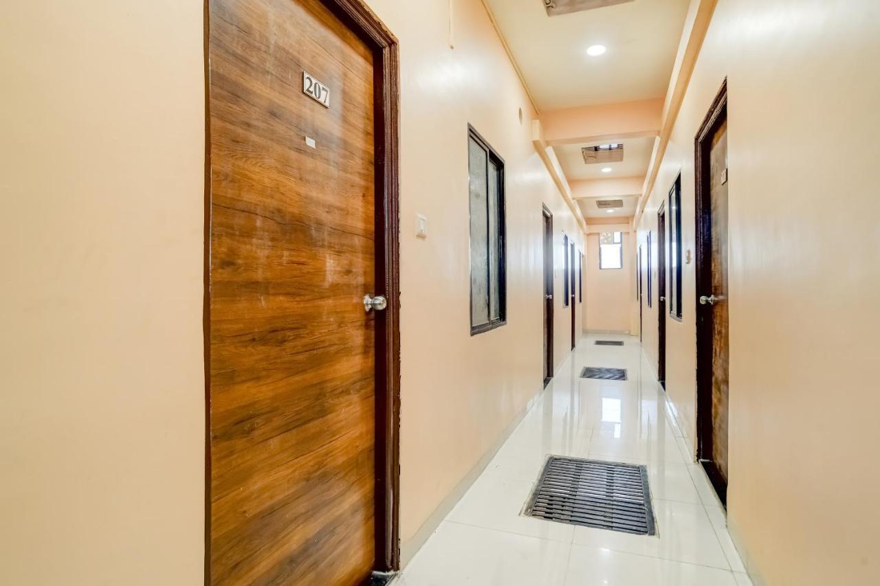 SPOT ON 76764 Hotel Lux Indore Extérieur photo