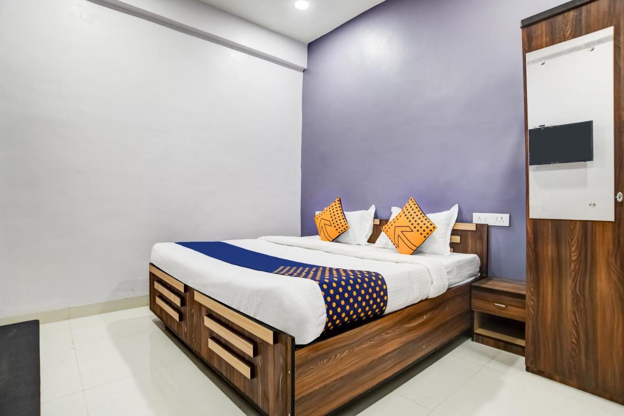 SPOT ON 76764 Hotel Lux Indore Extérieur photo